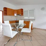 Апартаменти Pepi 3 *